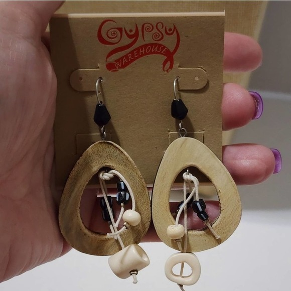 TRESKA‎ Wooden beaded dangle chandelier earrings - Picture 4 of 4